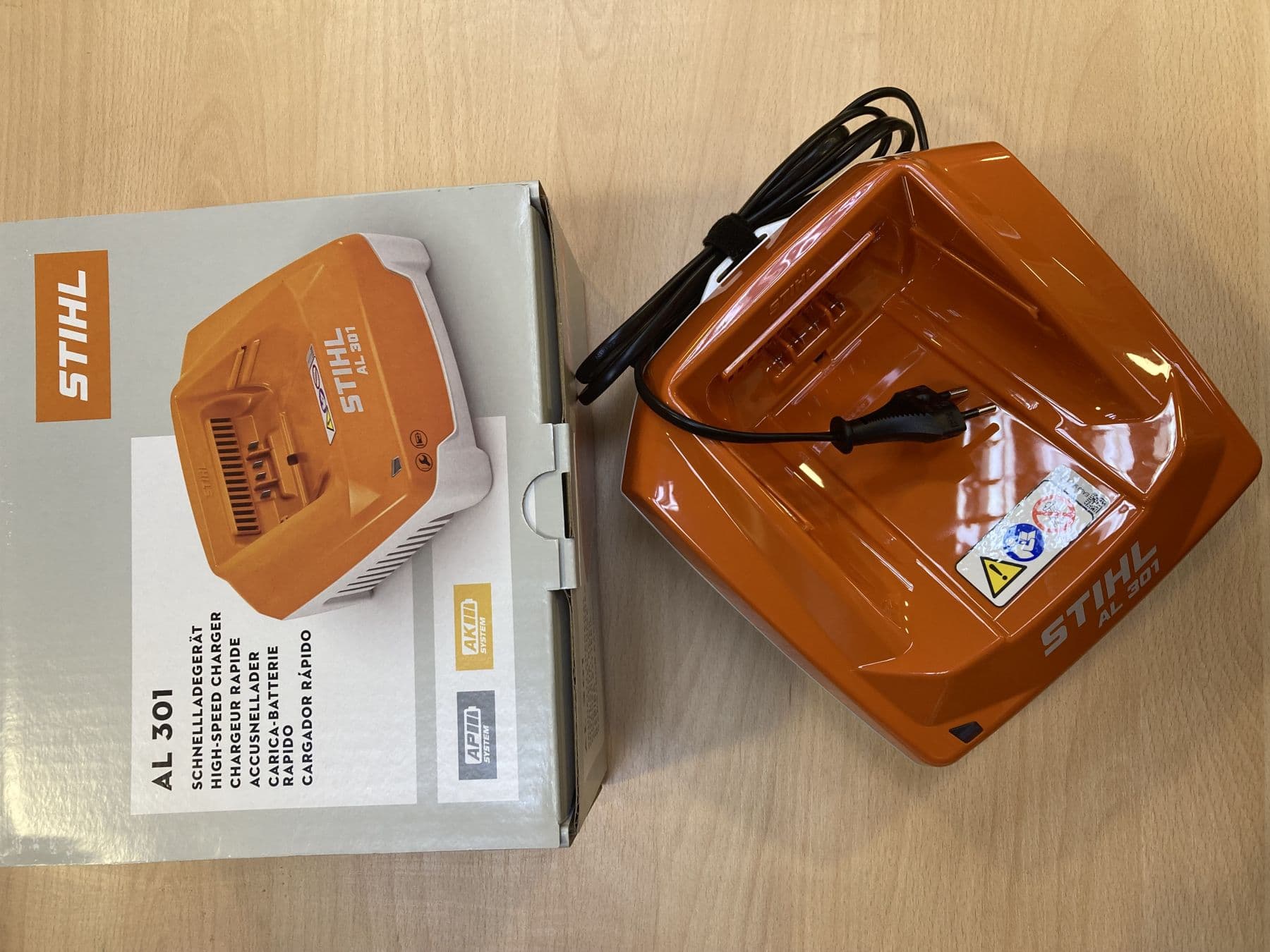 Зарядное устройство AL 301 STIHL — превью 2